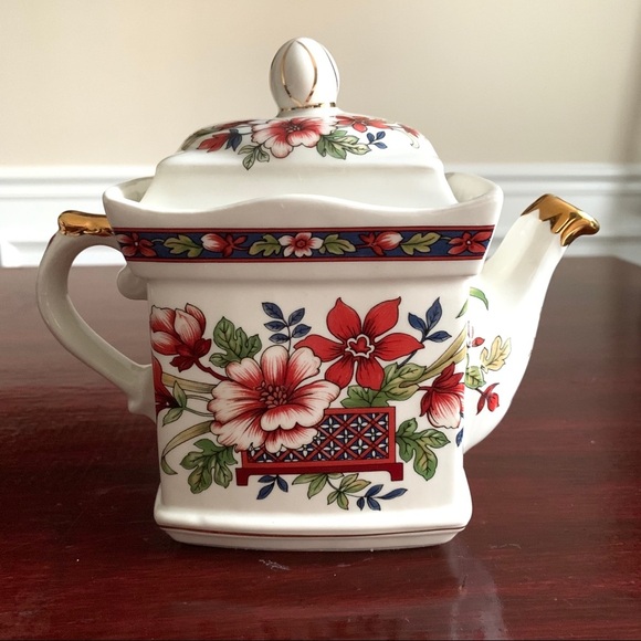 Windsor England Red Floral Square Ceramic Tea Pot - Picture 6 of 13